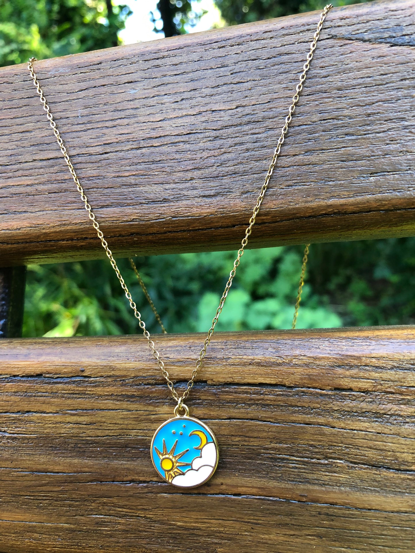 Sonne, Mond, Wolken-Amulett Goldkette